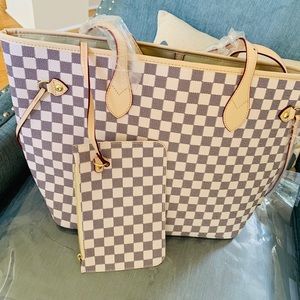Cream checkered tote with matching pouch